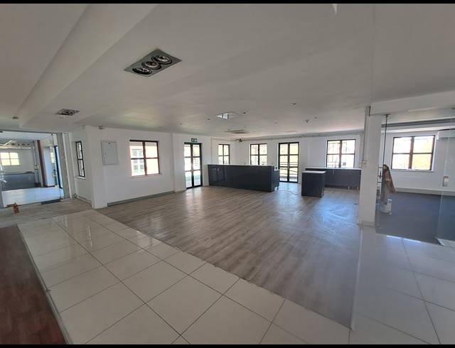 490M² OFFICE TO LET IN HYDE PARK